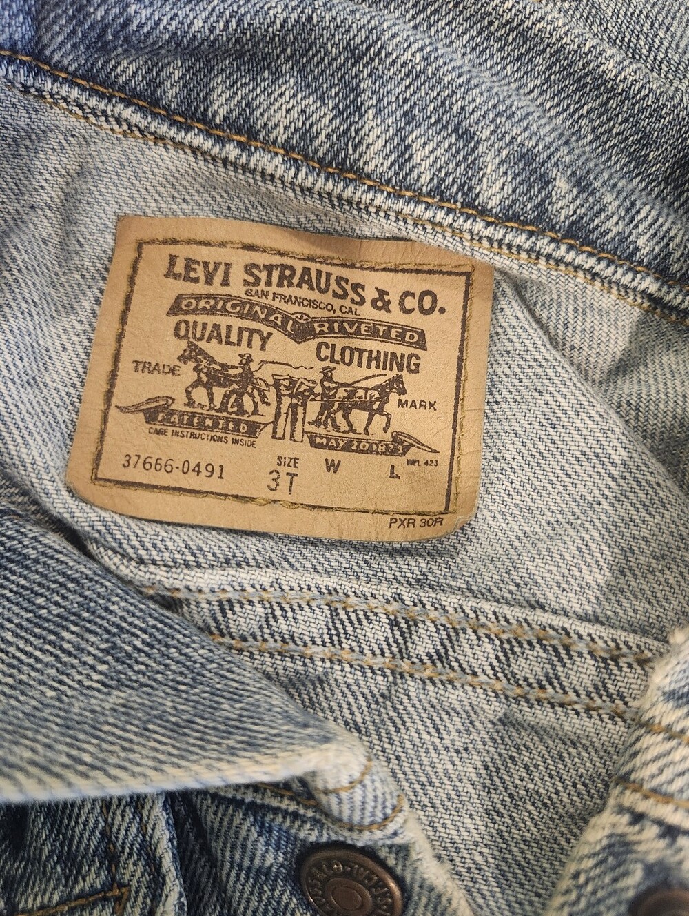 Vintage 90's Kid's Levi's Denim Trucker Jacket 3T Made In USA Like New - Picture 2 of 7